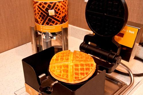 Hampton Inn Cookeville - image 12