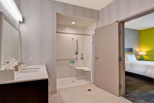 Home2 Suites By Hilton Hot Springs - image 3