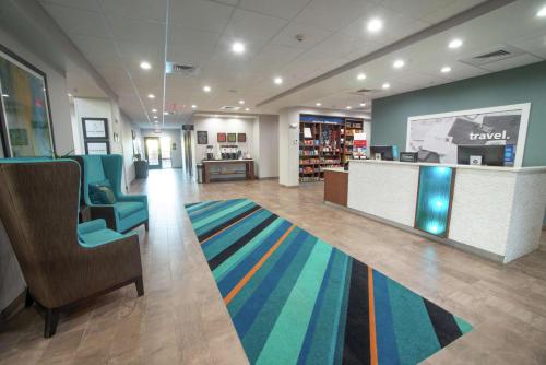 Hampton Inn & Suites Oklahoma City/Quail Springs - image 8