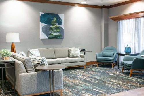 Hampton Inn Council Bluffs - image 13