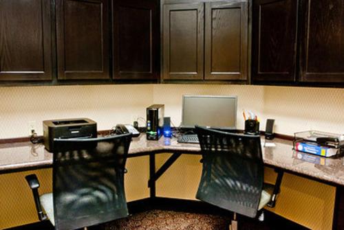 Hampton Inn & Suites Denison - image 10