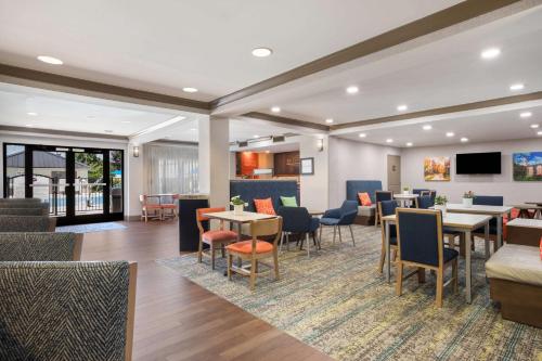Hampton Inn Princeton - image 13