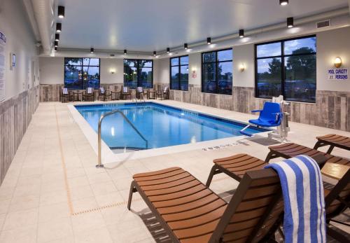Hampton Inn Spicer Green Lake MN - image 8