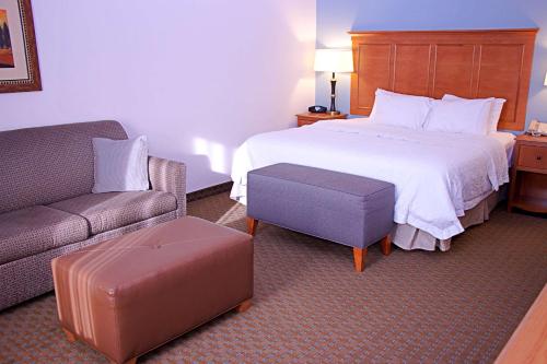 1 king bed, 1 sofa bed