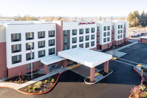 . Hampton Inn & Suites Santa Rosa Sonoma Wine Country