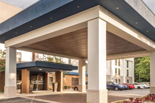 Hampton Inn By Hilton Waldorf