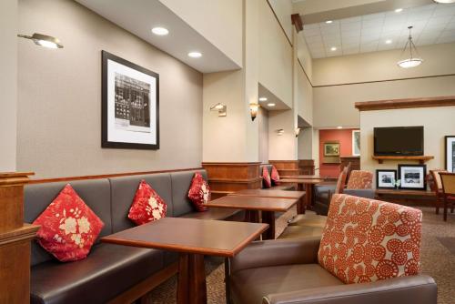 Hampton Inn & Suites Williamsburg-Central - image 8