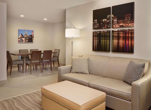2 bedrooms, 4 beds