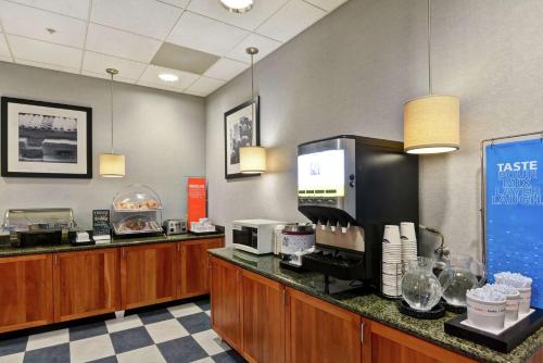 Hampton Inn Sayre - image 6