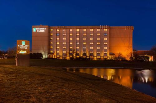 Embassy Suites by Hilton Chicago Schaumburg Woodfield