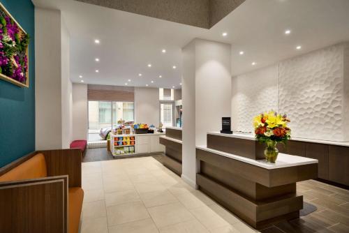 Hilton Garden Inn New York Times Square South, New York (photo 10)