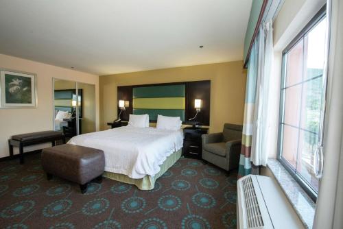 Hampton Inn & Suites Salt Lake City/Farmington - image 11