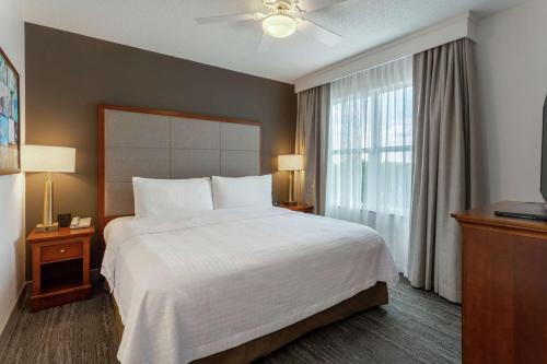 2 bedrooms, 4 beds