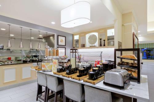 Hilton Garden Inn Sacramento Elk Grove - image 13
