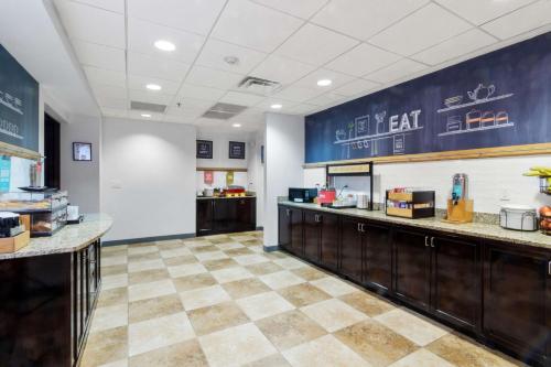 Hampton Inn Kingsland - image 6