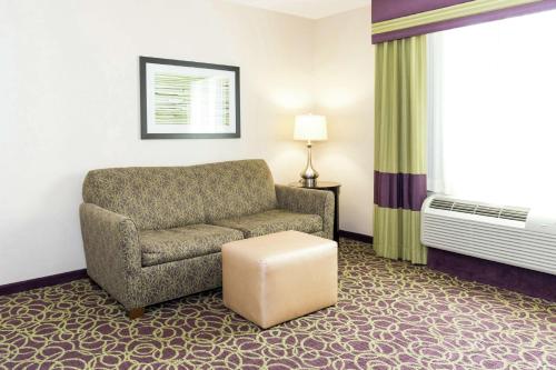 Hampton Inn and Suites Sandusky/Milan - image 13