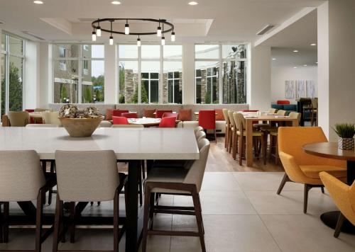 餐廳, Hilton Garden Inn Olive Branch in 奧利弗布蘭治