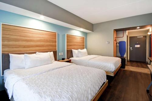 Double Room with Two Double Beds - Non-Smoking