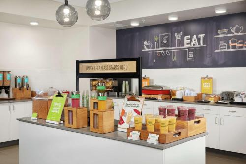 Hampton Inn by Hilton Burley - 식음료(F&B)