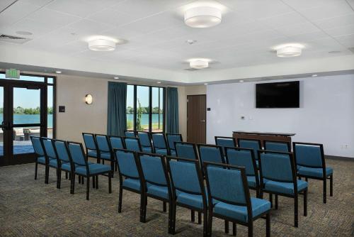 Hampton Inn by Hilton Burley - 회의실/연회장