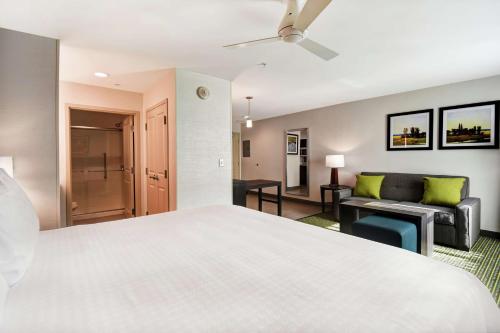 Homewood Suites by Hilton Novi Detroit