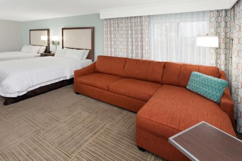 Hampton Inn Birch Run - image 12