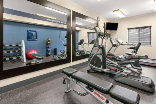 Hampton Inn & Suites Burlington - image 5