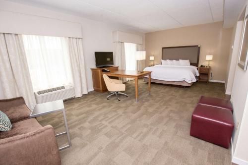 Hampton Inn By Hilton & Suites Pittsburgh/Harmarville