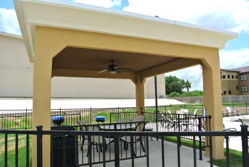 . Hampton Inn Carrizo Springs
