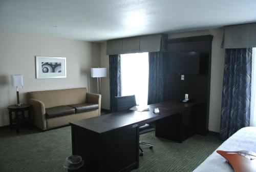 Hampton Inn Carrizo Springs - image 12