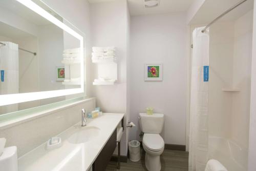 Hampton Inn & Suites Stroud - image 13