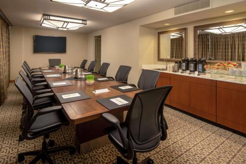 DoubleTree Suites by Hilton Seattle Airport/Southcenter - image 11