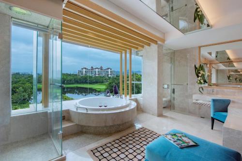 Bañera de hidromasaje, Mission Hills Hotel Resort Shenzhen in Longhua New District