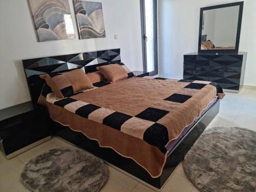 F5 -5 bedrooms Apt- Residence Hasnaoui avec parking Oran Algeria