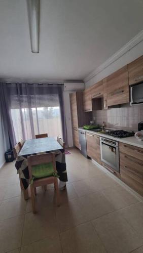 F5 -5 bedrooms Apt- Residence Hasnaoui avec parking Oran Algeria