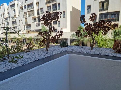 F5 -5 bedrooms Apt- Residence Hasnaoui avec parking Oran Algeria