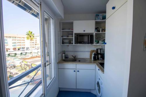 Lovely studio with balcony - near the beach