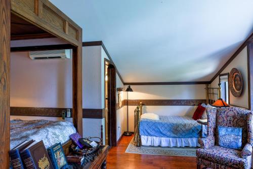 Stone Chalet Bed & Breakfast Inn - image 14