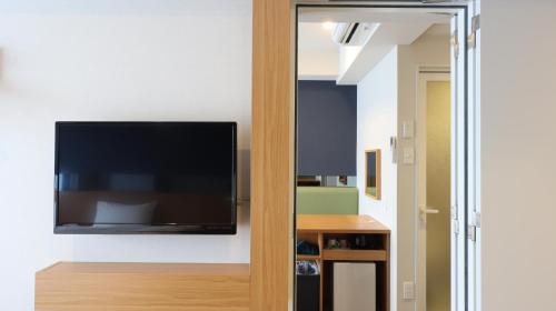 Twin Room image 4