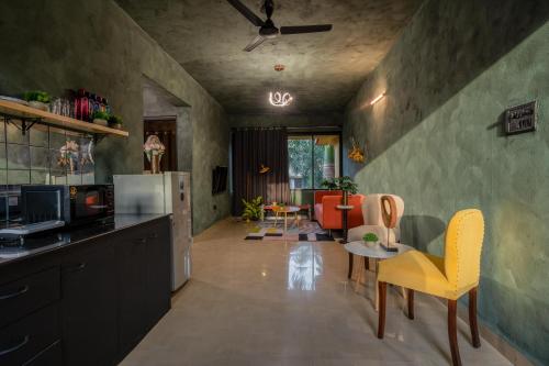 Mossy - Aesthetic 2BHK Apartment - Vagator, Goa By StayMonkey