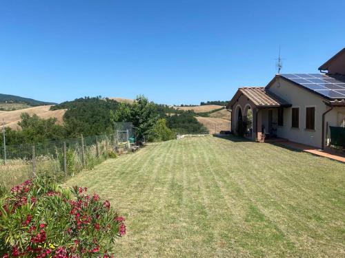 Casa Conella, tipico casolare tra le colline