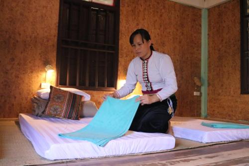 Bed, Homestay in Da Bia - Community Based Tourism in Ban Suoi Hoi