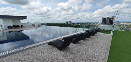 Kolam renang, Kozi Square New SGH Cozy Home 8A in Kuching