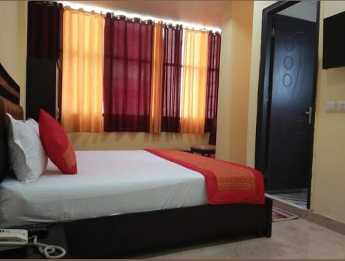 Hotel Maharaja Continental - 5 Mints walk From New Delhi Railways Station – Delhi, NY