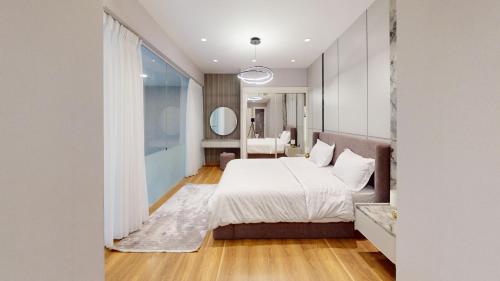 Al Fares Luxury furnished Apartment-Damac Tower - image 5