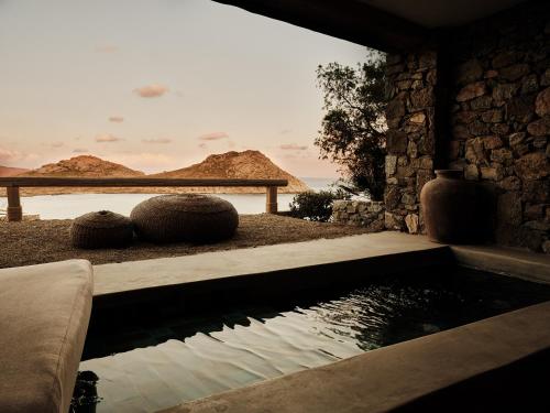 Signature Suite Plunge Pool Sea View image 2