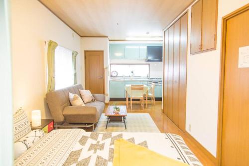 Direct to Namba Warm family House 4ppl Near Donki LIUBJ3
