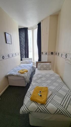 Fern Villa Hotel - Albert Road - image 3