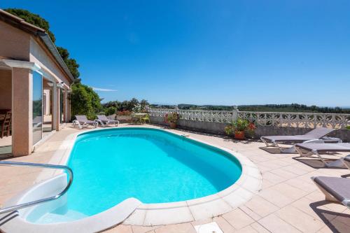 Maison avec piscine et belle vue - Location saisonnière - Lédenon