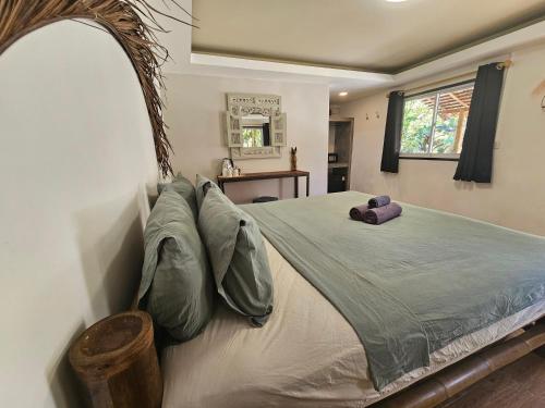Deluxe Bungalow with Pool View image 1